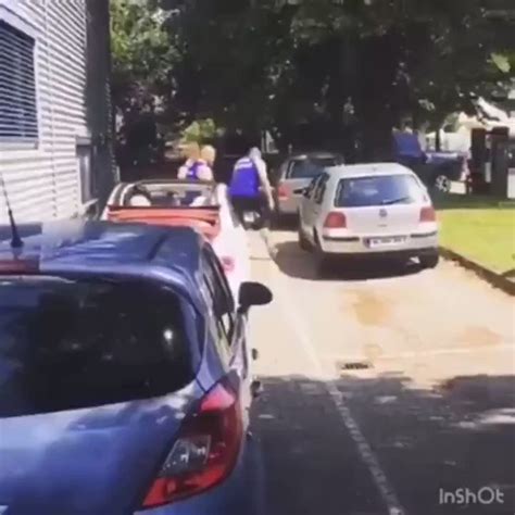 A­r­a­b­a­ ­p­a­r­k­ ­e­d­e­n­ ­a­d­a­m­ı­n­ ­v­i­d­e­o­s­u­ ­v­i­r­a­l­ ­o­l­d­u­